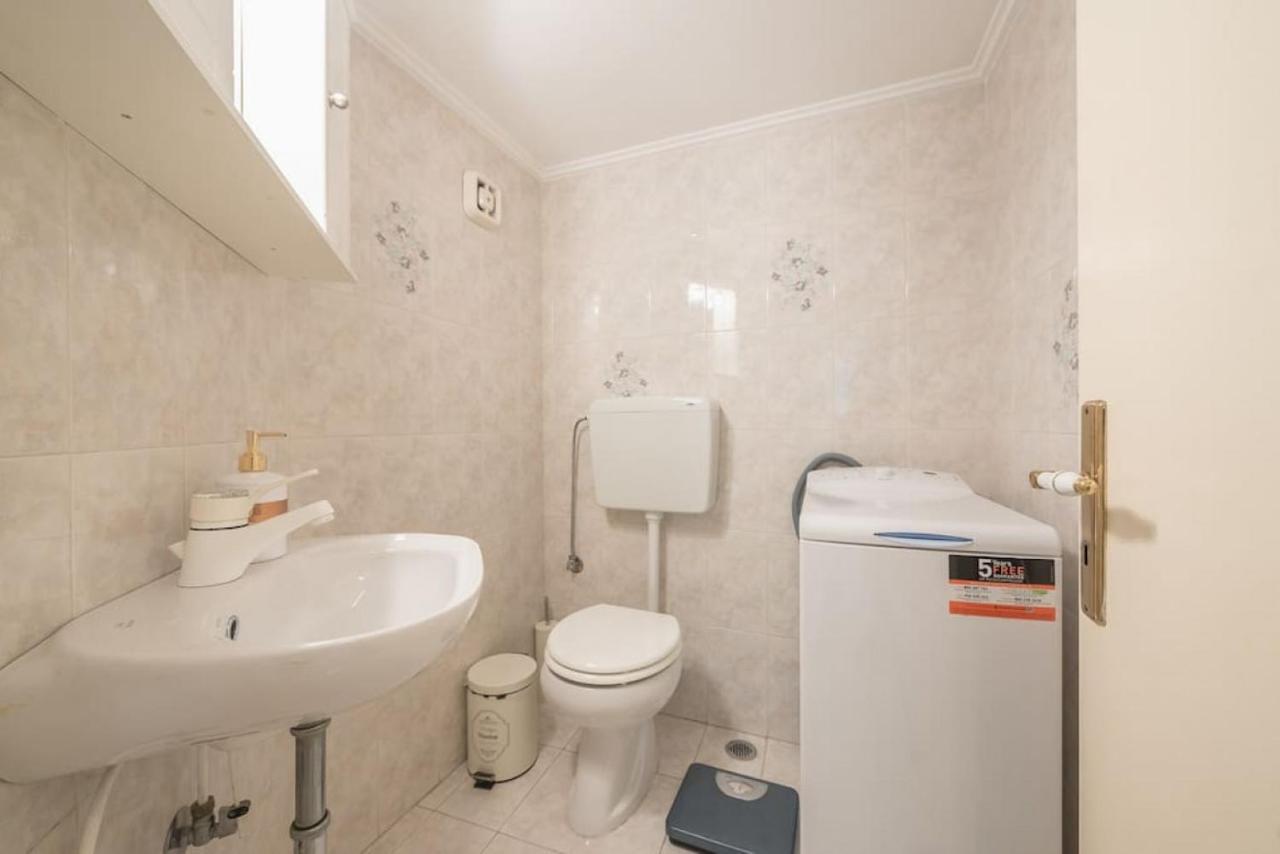 Central 3Br Apartment Next To Panormou Metro! Athens Luaran gambar